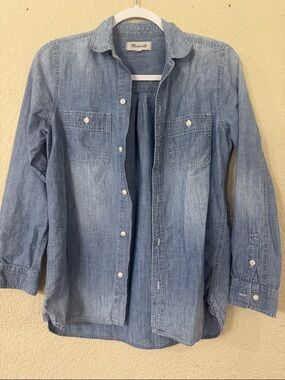 Madewell Light Wash Denim Button-down Shirt